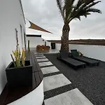 Casa Nusa * La Santa