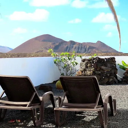 Casa Nusa * La Santa